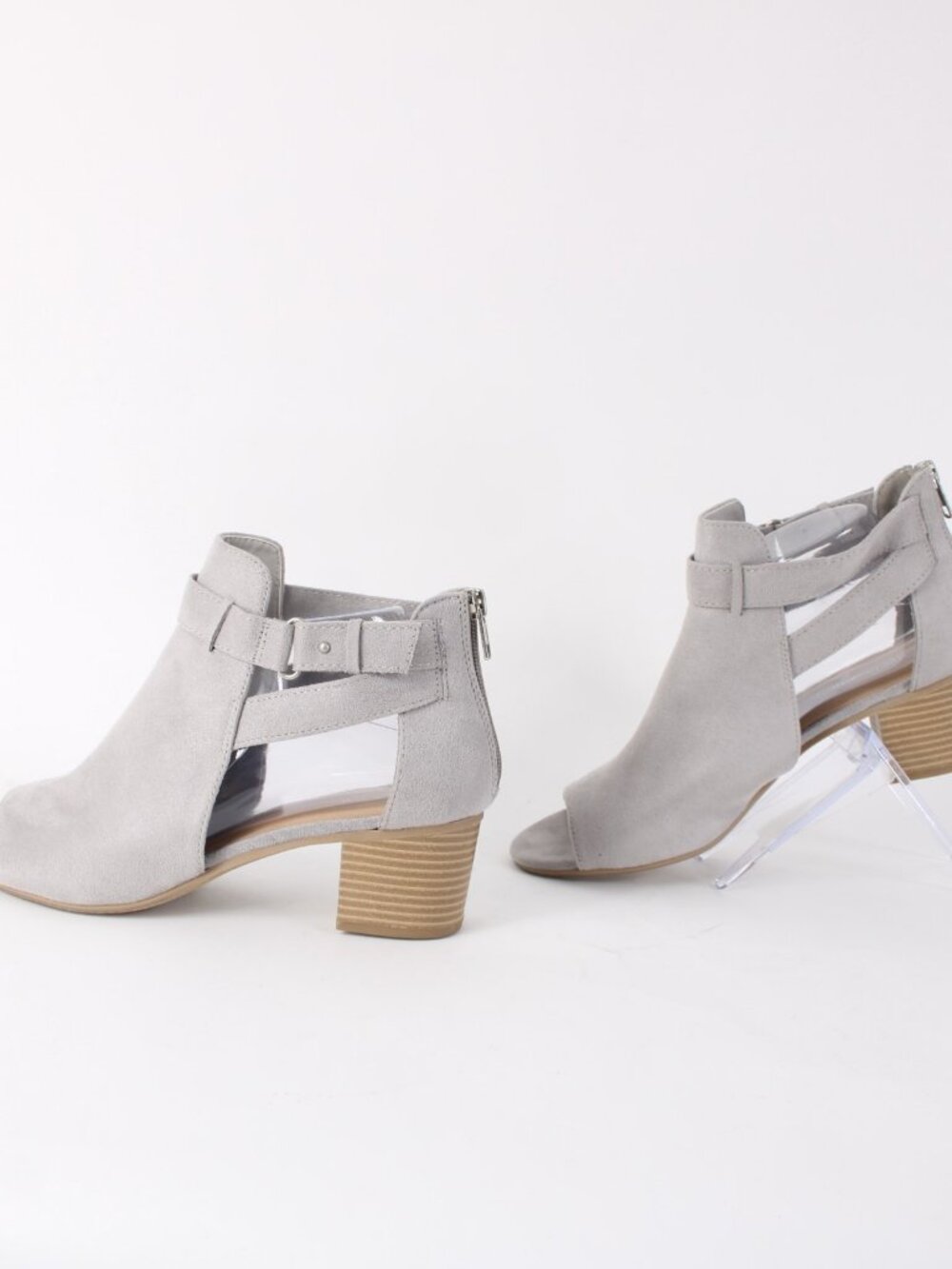 City Classified Heeled Booties Sz 10 Gray Buckled Peep Toe Man Made 2" Bootie - Picture 4 of 8